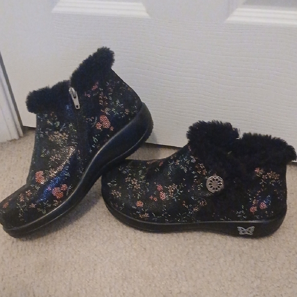 Alegria Meri- Slip Resistant Cozy Black Floral Winter Boots - Picture 2 of 7